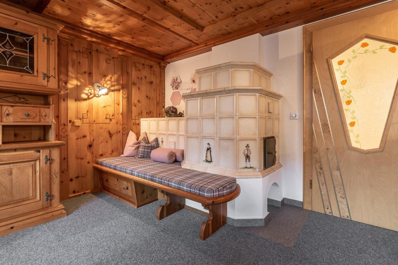 Restaurant Gaestehaus Wiesenheim Uderns Exteriör bild